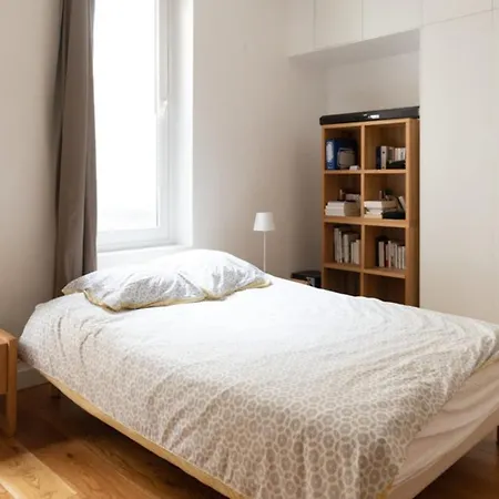 Well Located Bright And Quiet *