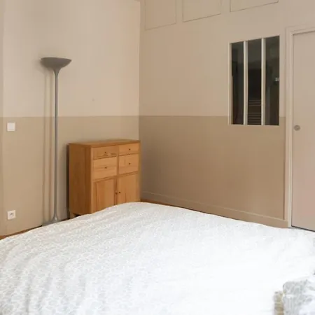 Well Located Bright And Quiet Appartement Parijs