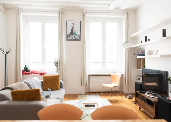 Well Located Bright And Quiet Appartement *