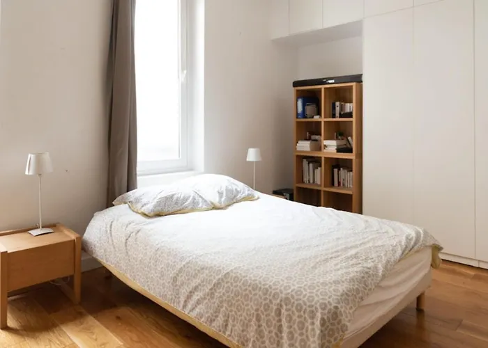 Well Located Bright And Quiet *