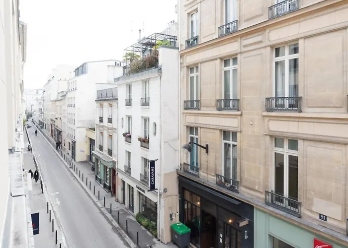 Appartement Well Located Bright And Quiet Paris